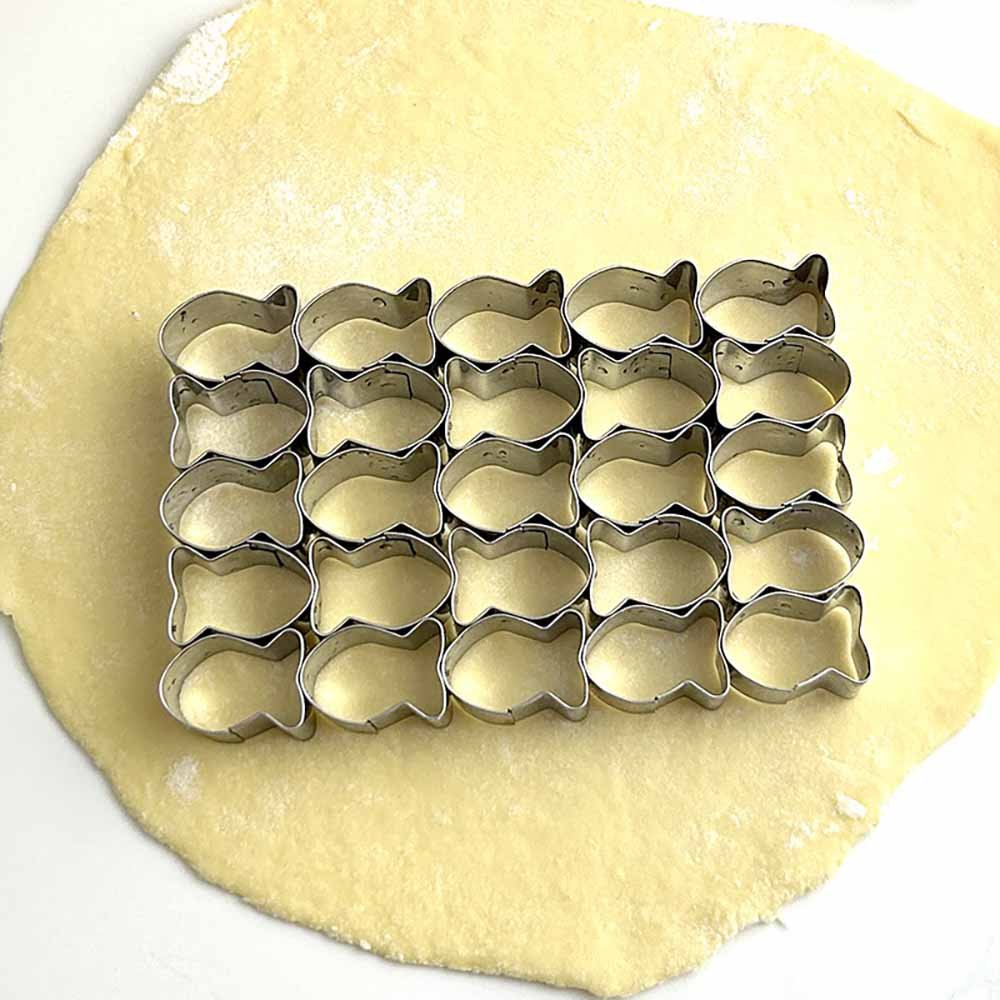 25-Cavity Mini Fish Cookie Cutter