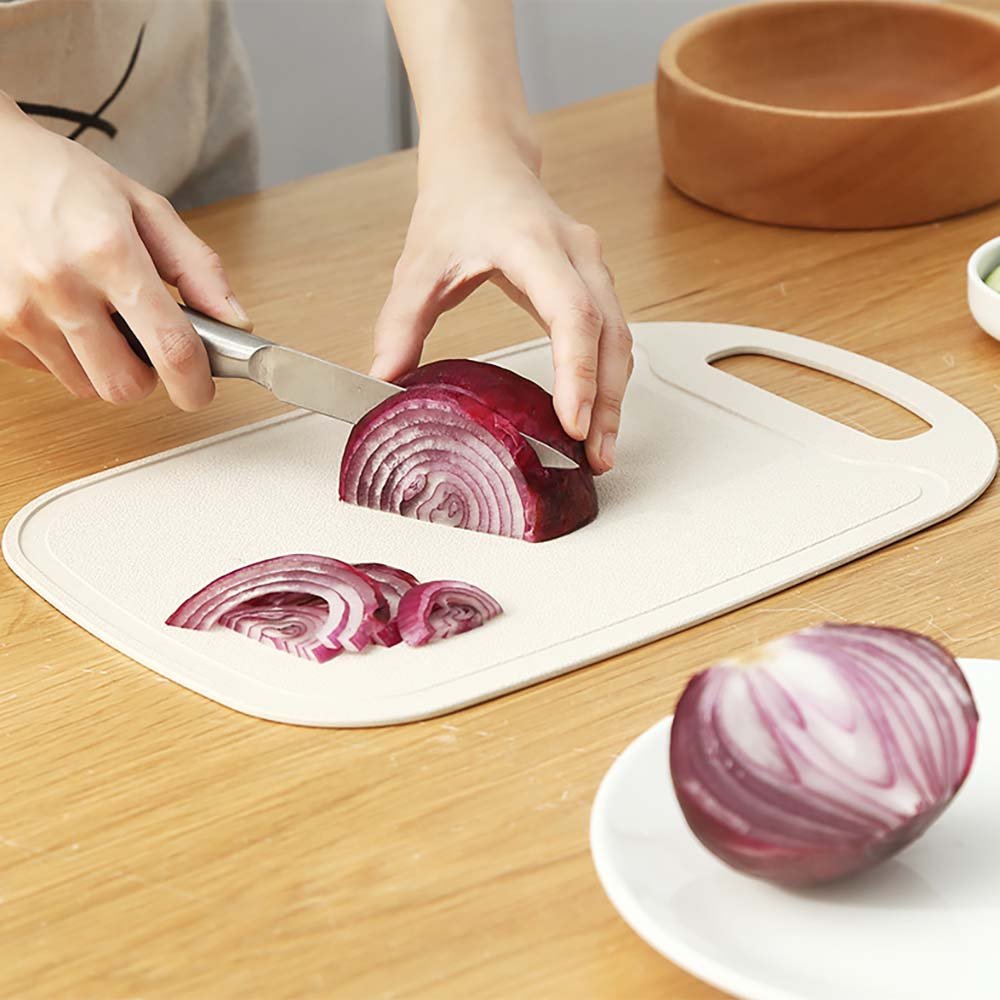 Wheat Straw Cutting Board with Juice Groove