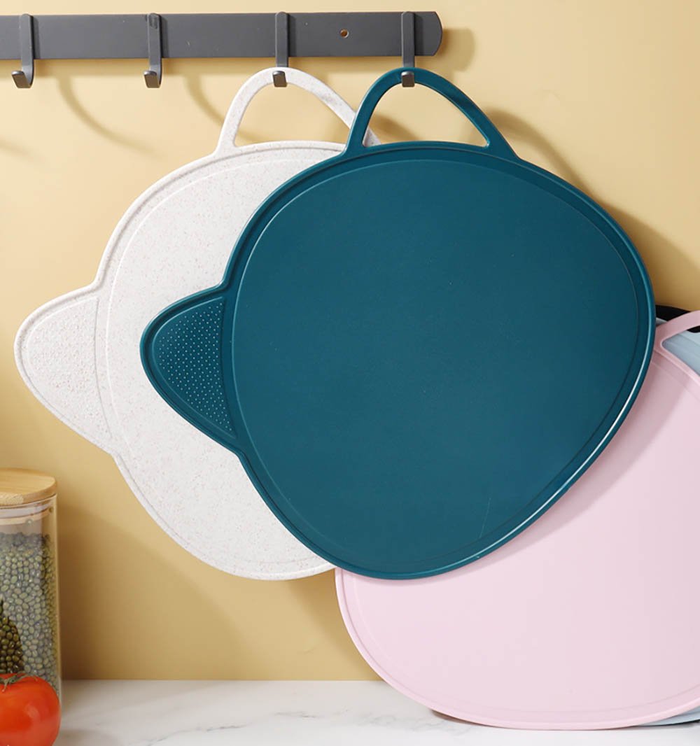 Cat-Shaped Cutting Board