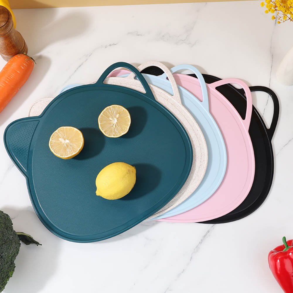Cat-Shaped Cutting Board