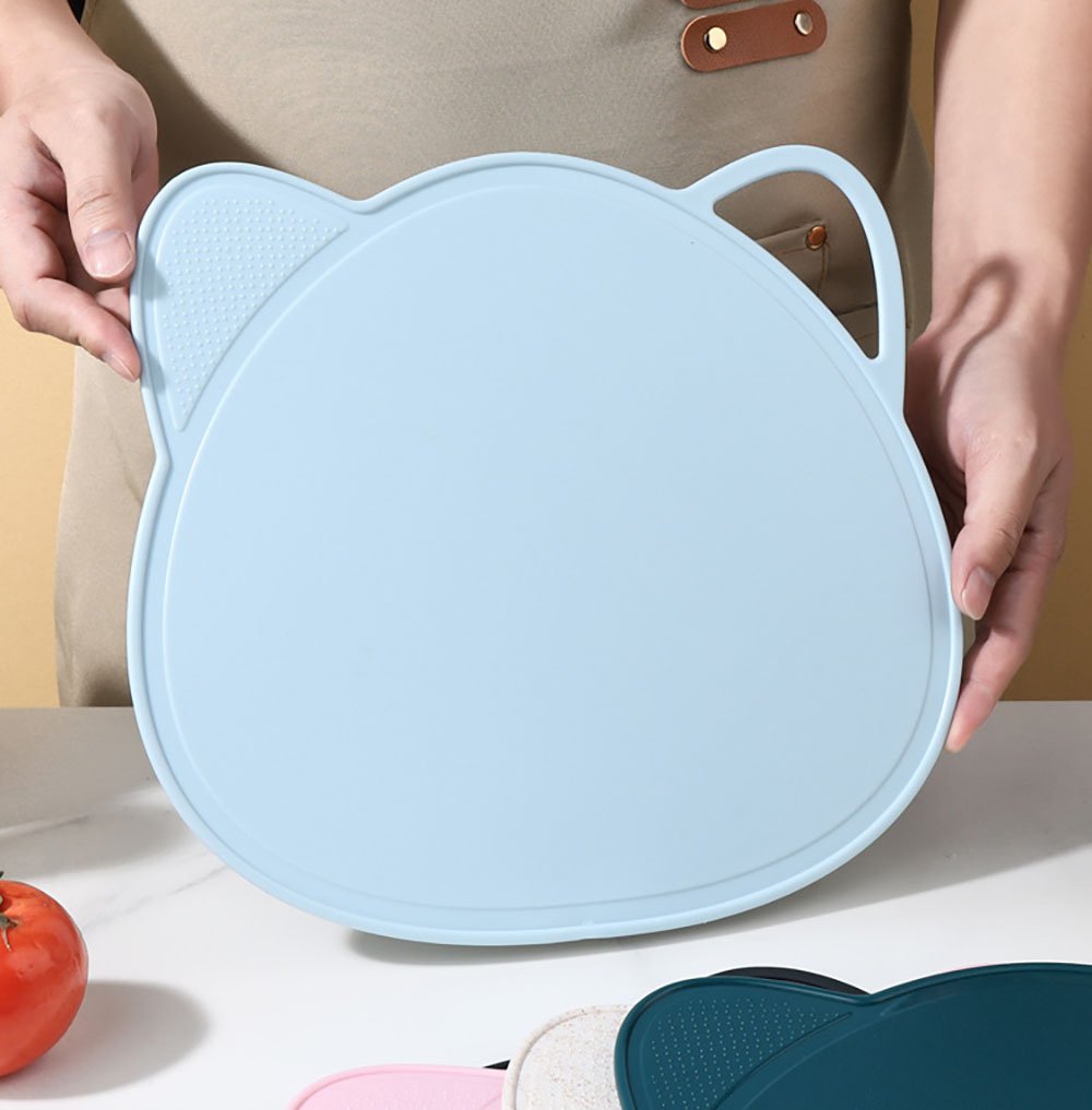 Cat-Shaped Cutting Board